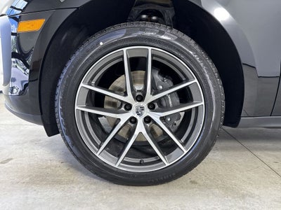 2026 Porsche Macan AWD