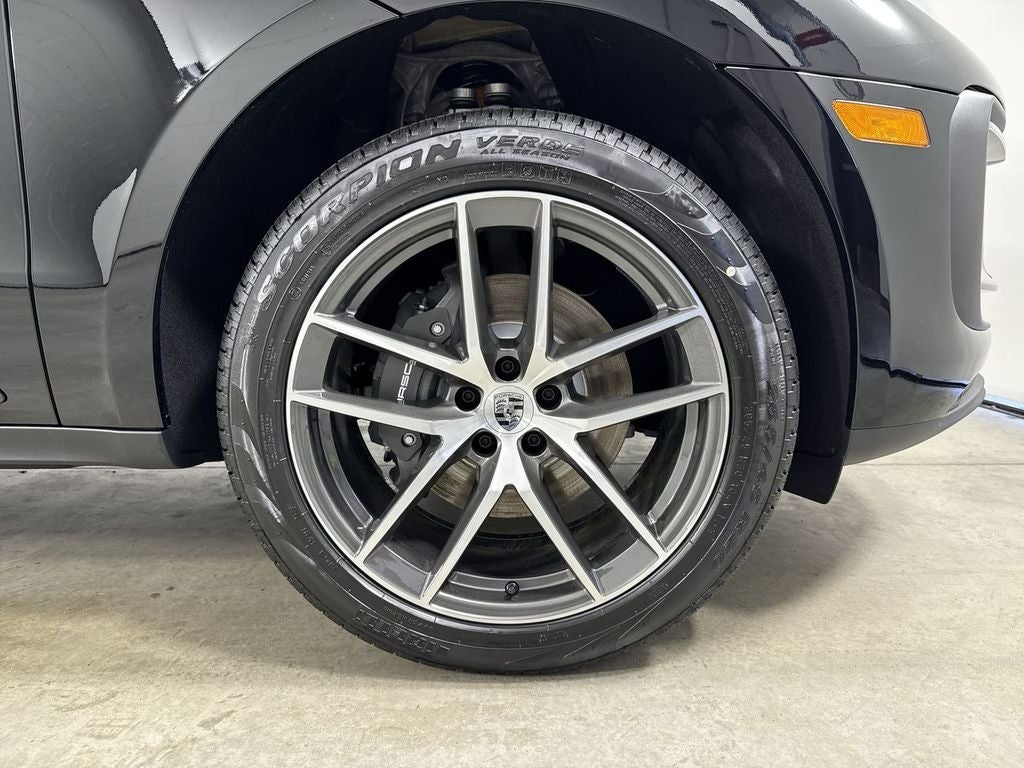 2026 Porsche Macan AWD