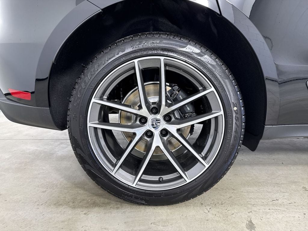 2026 Porsche Macan AWD