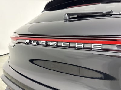 2026 Porsche Macan AWD