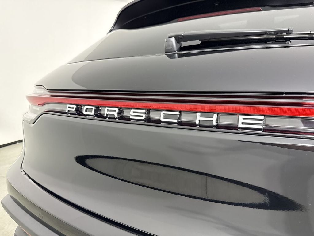 2026 Porsche Macan AWD