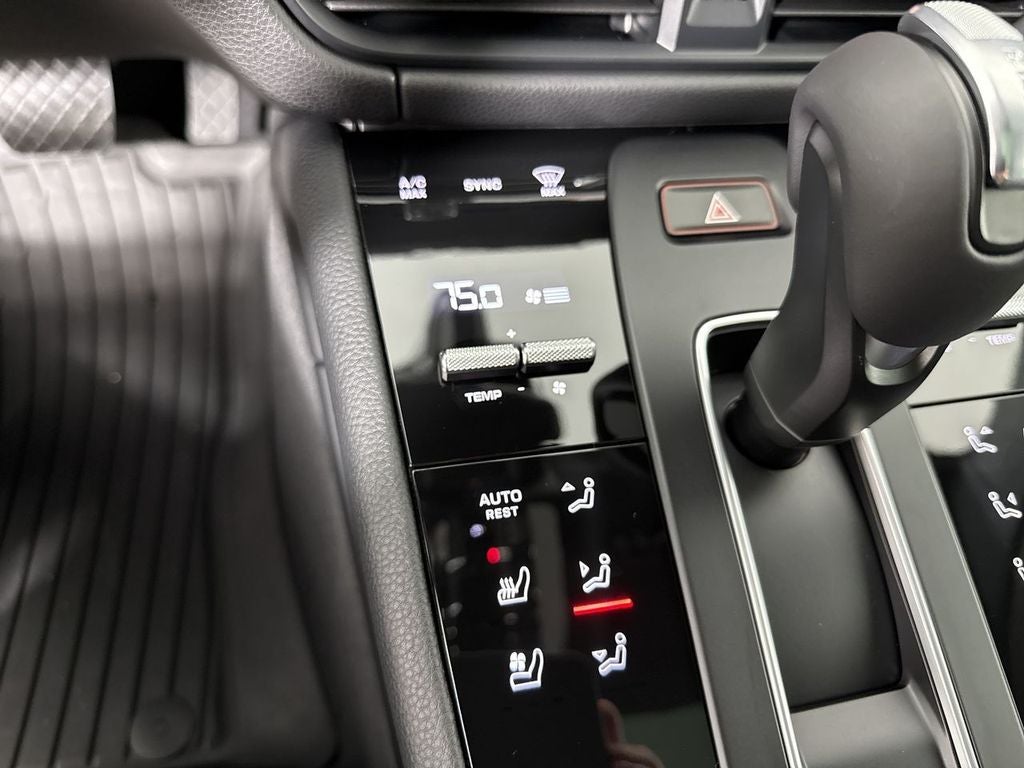 2026 Porsche Macan AWD