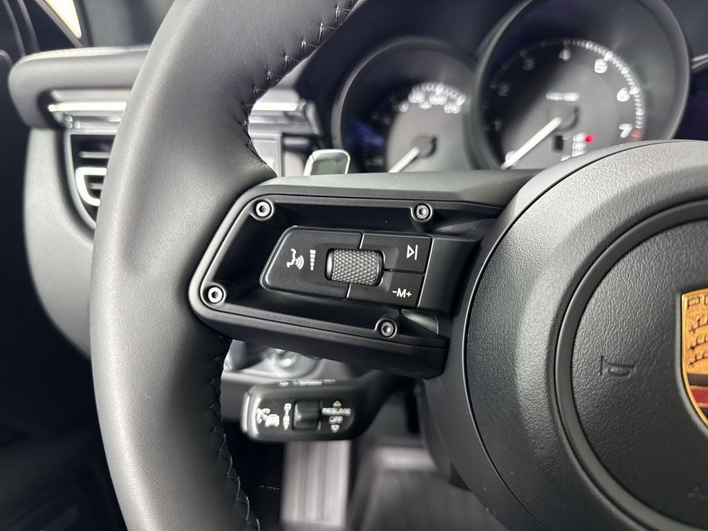 2026 Porsche Macan AWD