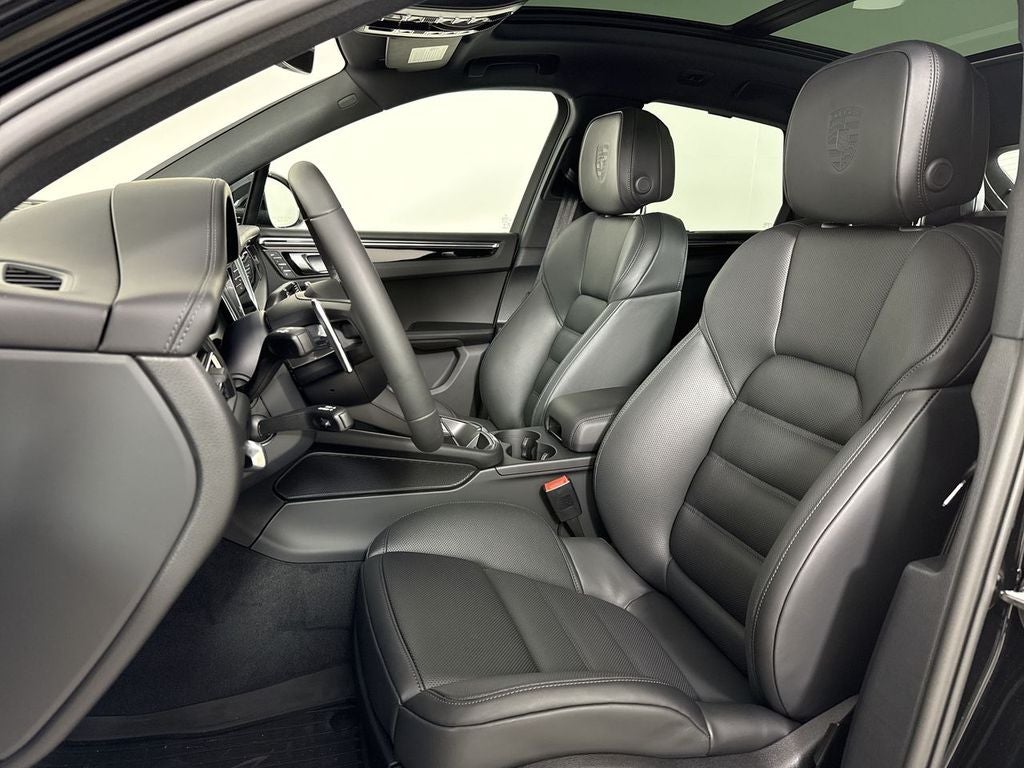 2026 Porsche Macan AWD