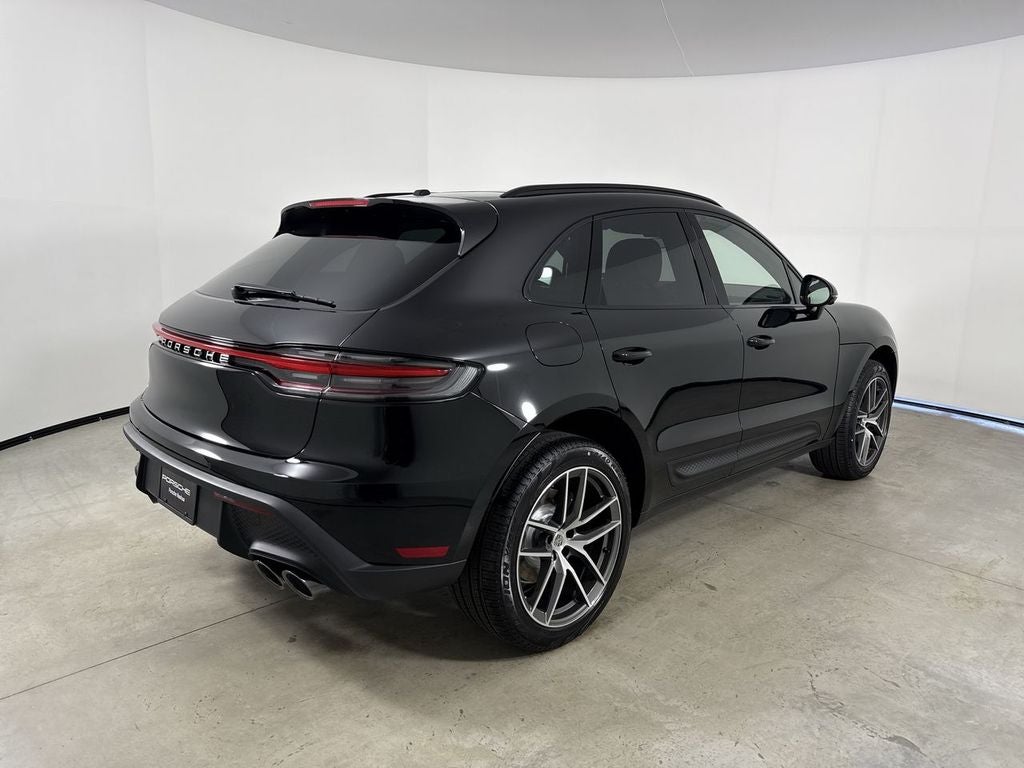 2026 Porsche Macan AWD