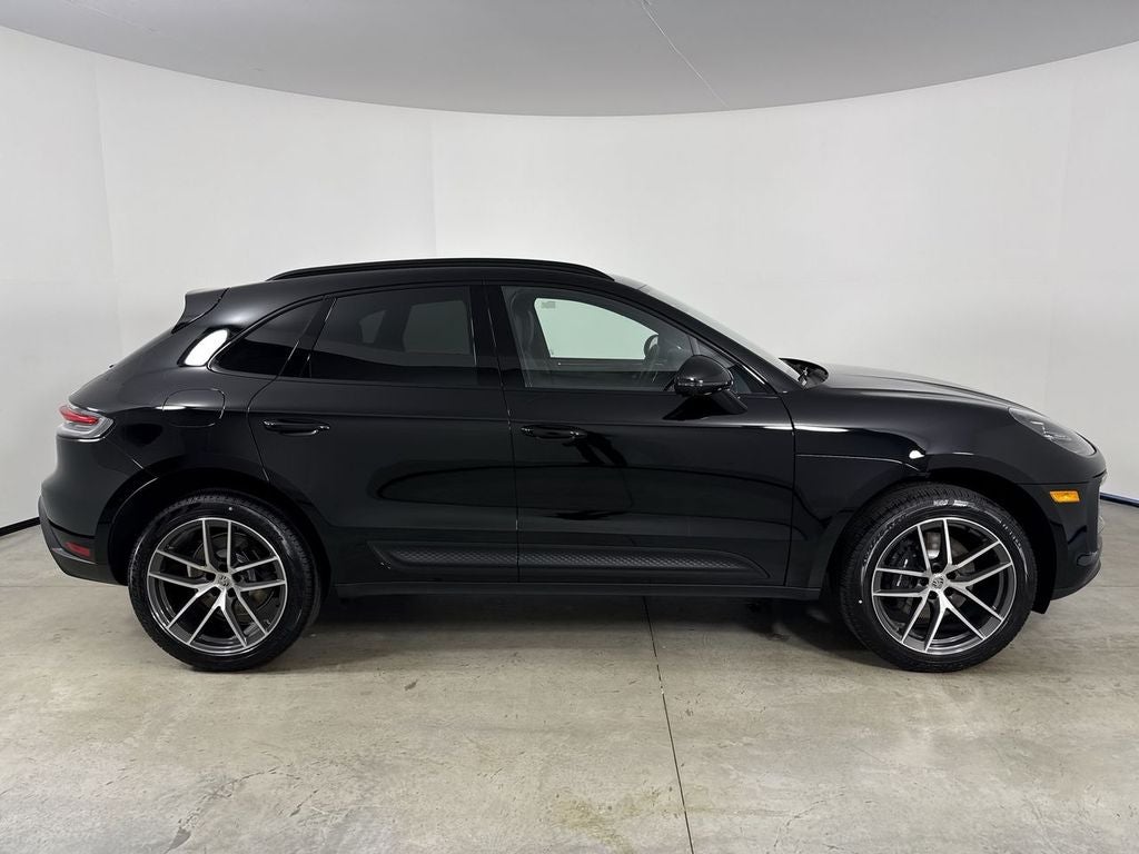 2026 Porsche Macan AWD