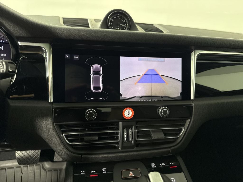 2026 Porsche Macan AWD