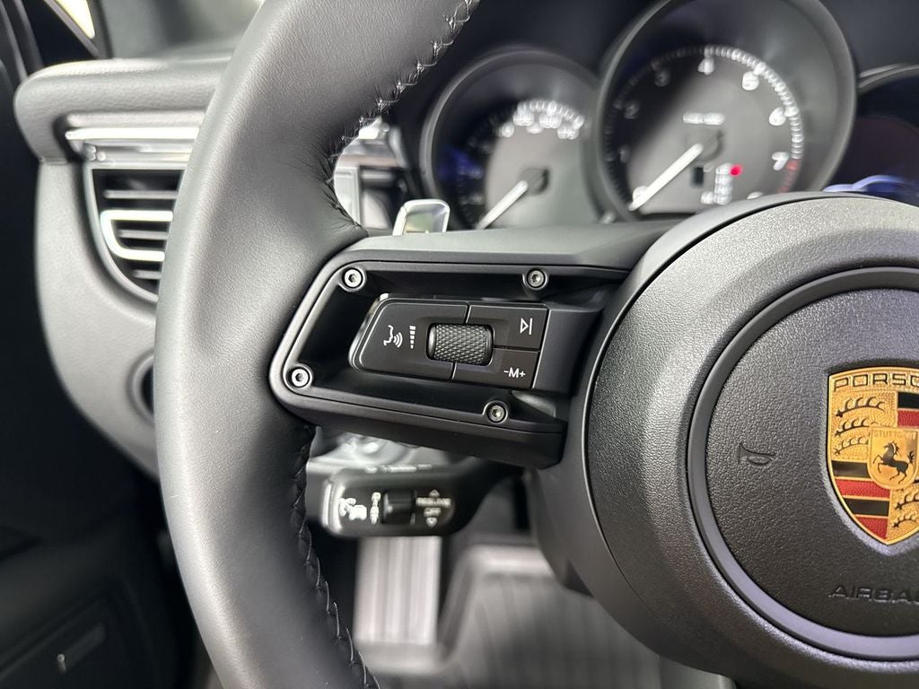 2026 Porsche Macan AWD
