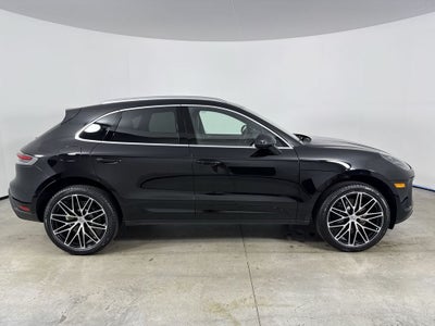 2026 Porsche Macan AWD