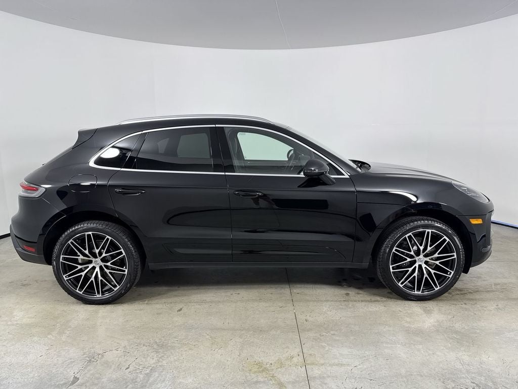 2026 Porsche Macan AWD