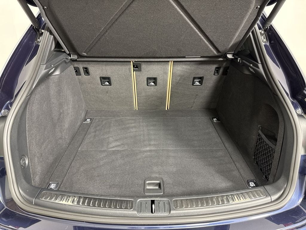 2023 Porsche Macan T