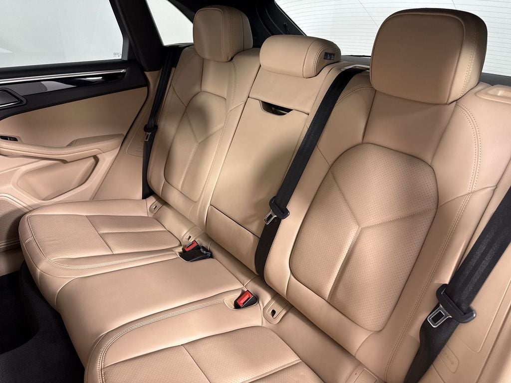 2023 Porsche Macan T