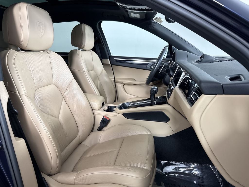 2023 Porsche Macan T