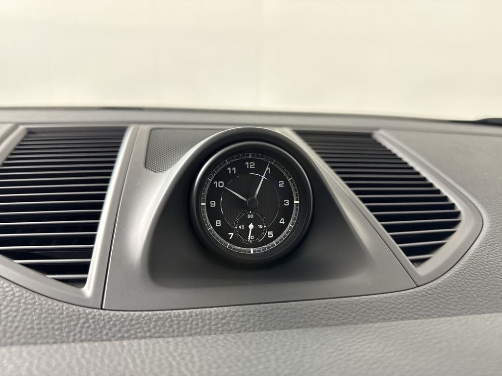 2023 Porsche Macan T