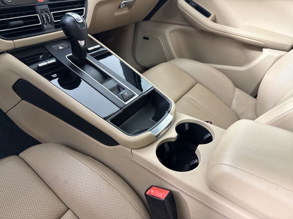 2023 Porsche Macan T