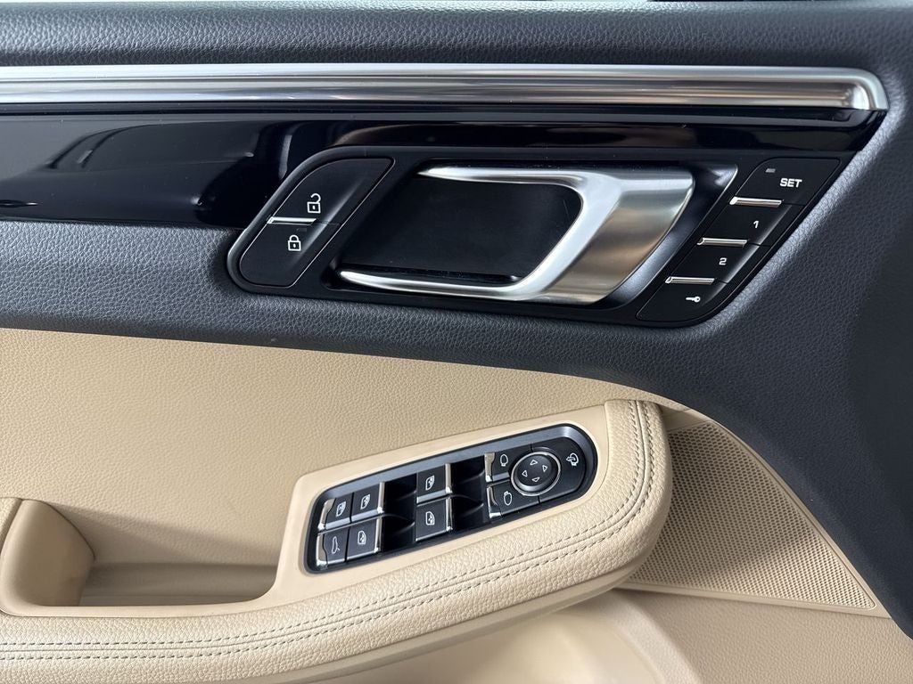 2023 Porsche Macan T