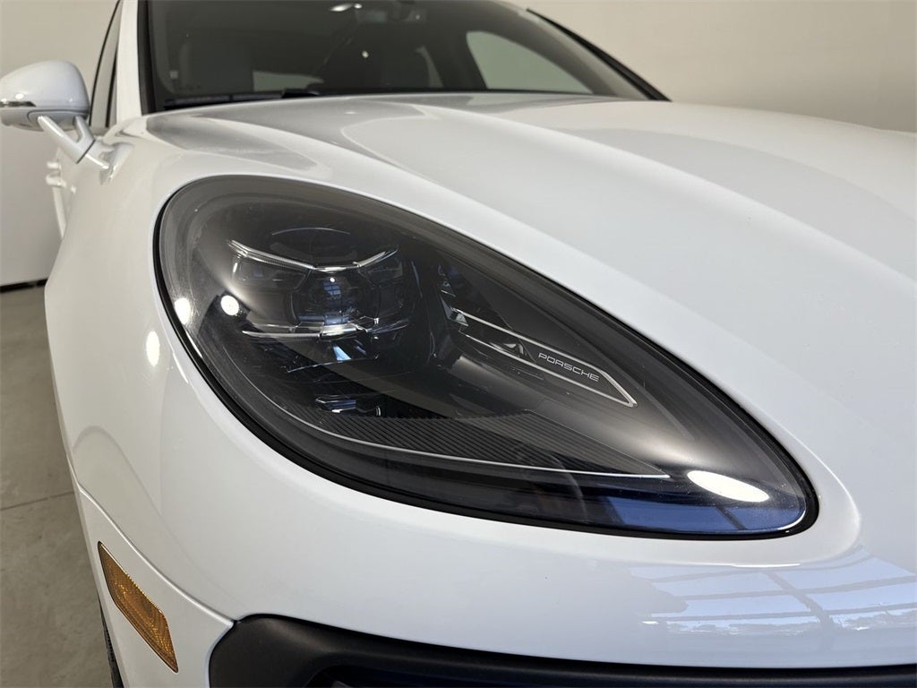 2023 Porsche Macan AWD