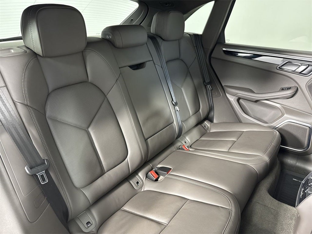 2023 Porsche Macan AWD