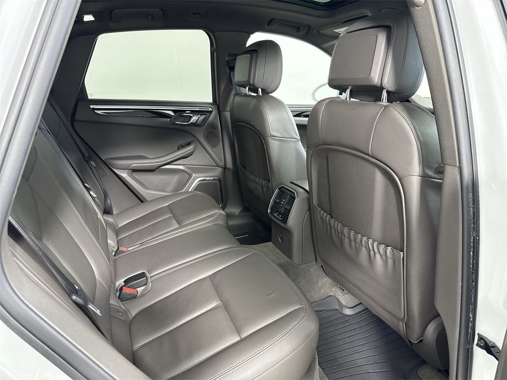 2023 Porsche Macan AWD