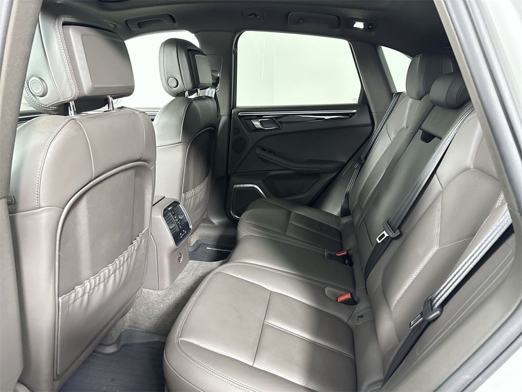 2023 Porsche Macan AWD