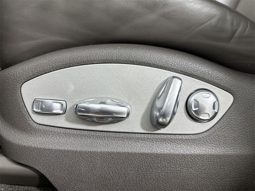 2023 Porsche Macan AWD