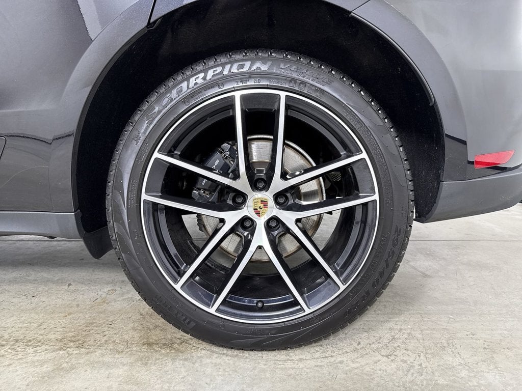 2023 Porsche Macan AWD