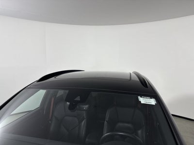 2023 Porsche Macan AWD