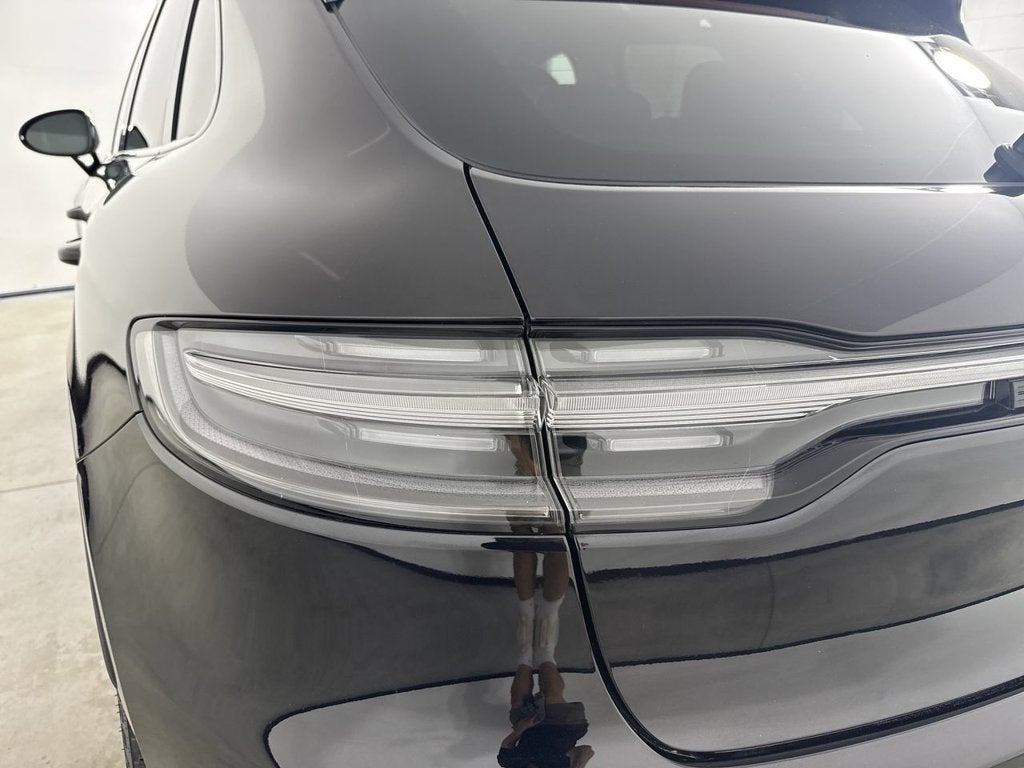 2023 Porsche Macan AWD