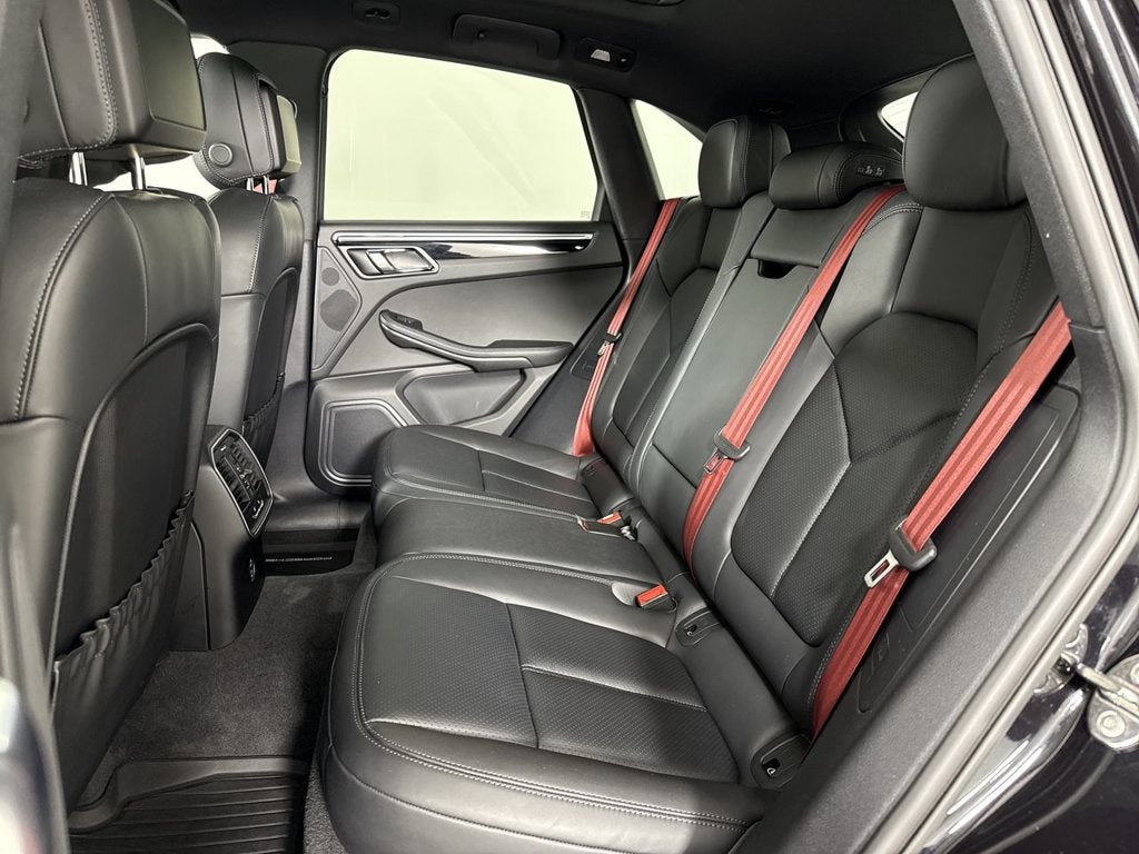 2023 Porsche Macan AWD