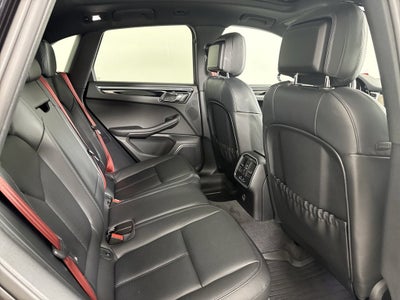 2023 Porsche Macan AWD
