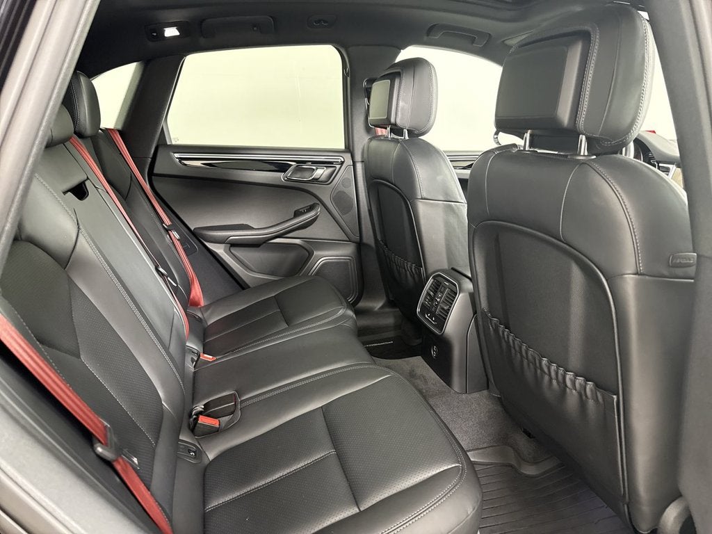 2023 Porsche Macan AWD