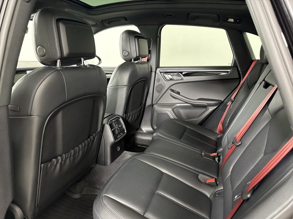 2023 Porsche Macan AWD