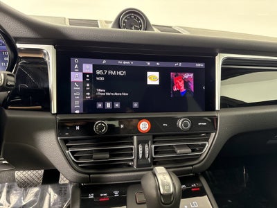 2023 Porsche Macan AWD