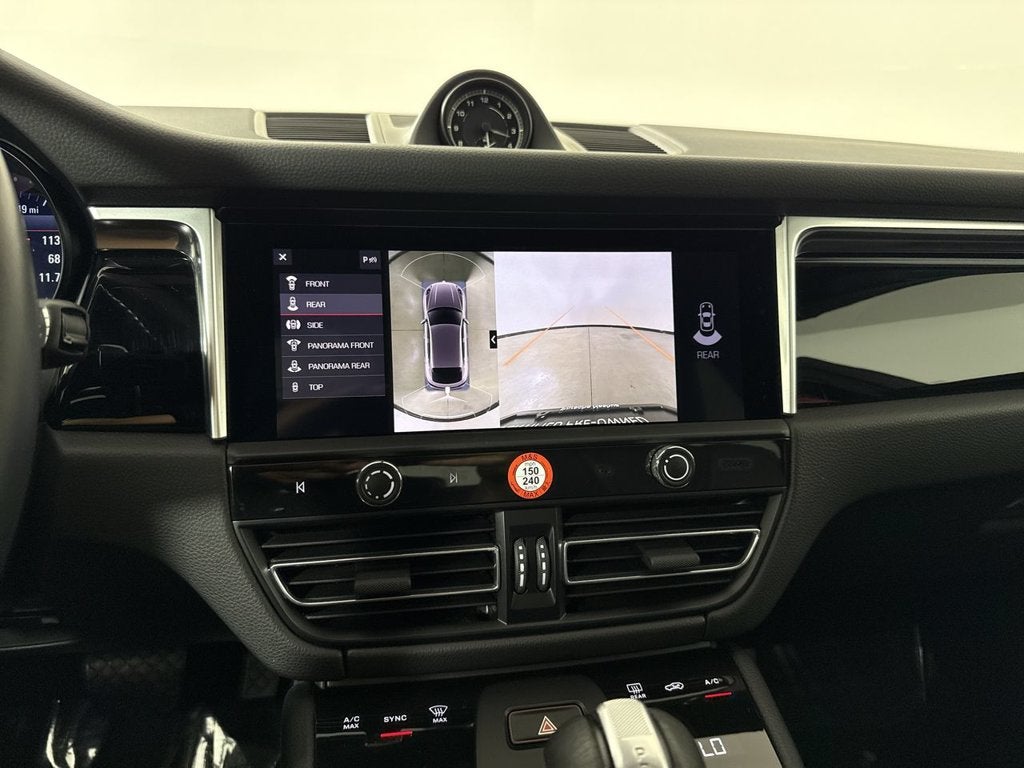 2023 Porsche Macan AWD