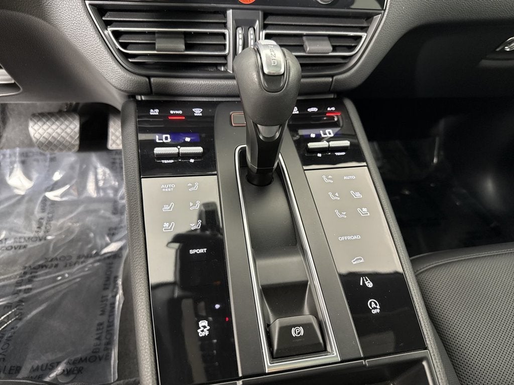 2023 Porsche Macan AWD