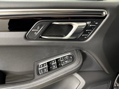 2023 Porsche Macan AWD