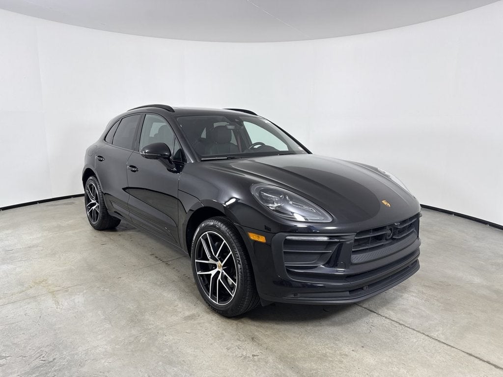 2023 Porsche Macan AWD