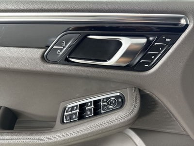 2024 Porsche Macan AWD