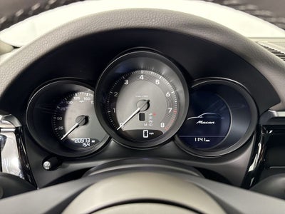 2024 Porsche Macan AWD