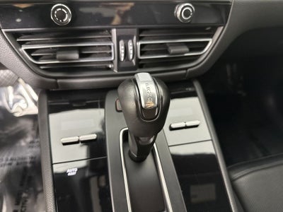 2024 Porsche Macan AWD