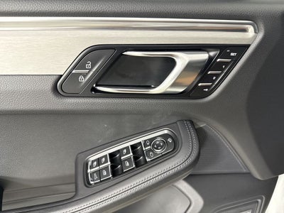 2024 Porsche Macan AWD
