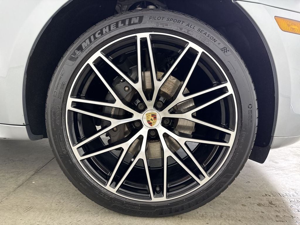 2024 Porsche Macan Base