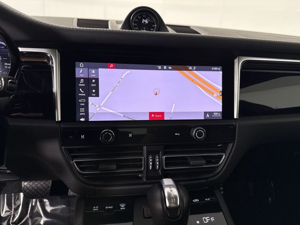 2024 Porsche Macan Base