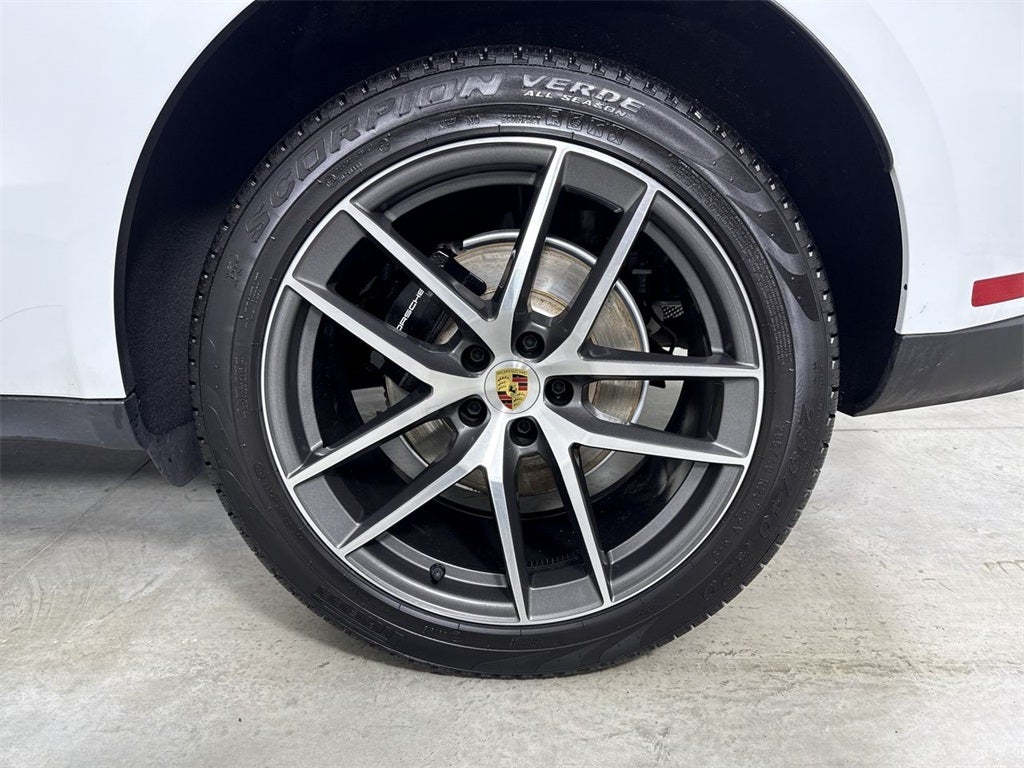 2025 Porsche Macan AWD