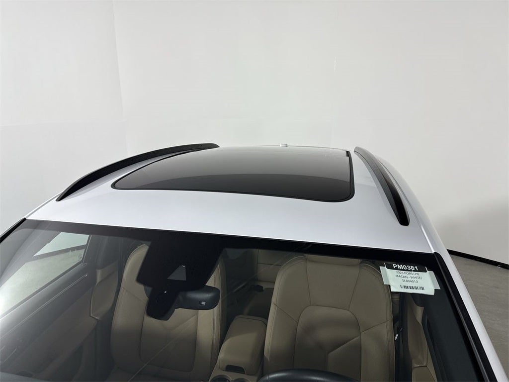 2025 Porsche Macan AWD