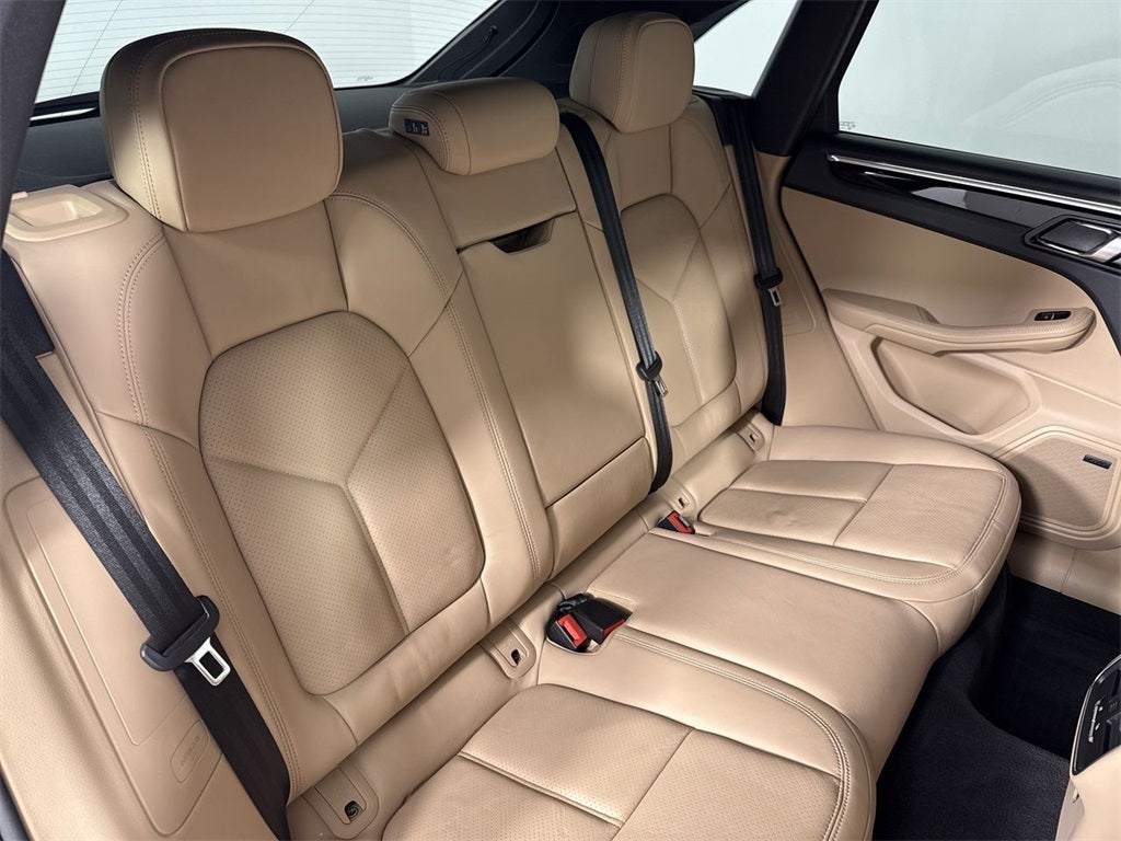 2025 Porsche Macan AWD