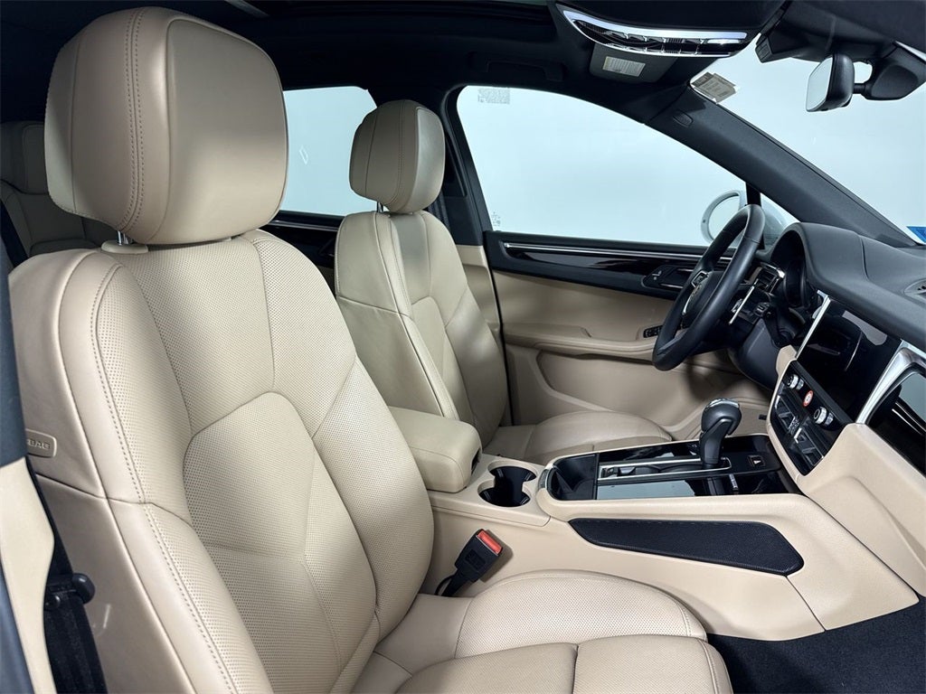 2025 Porsche Macan AWD