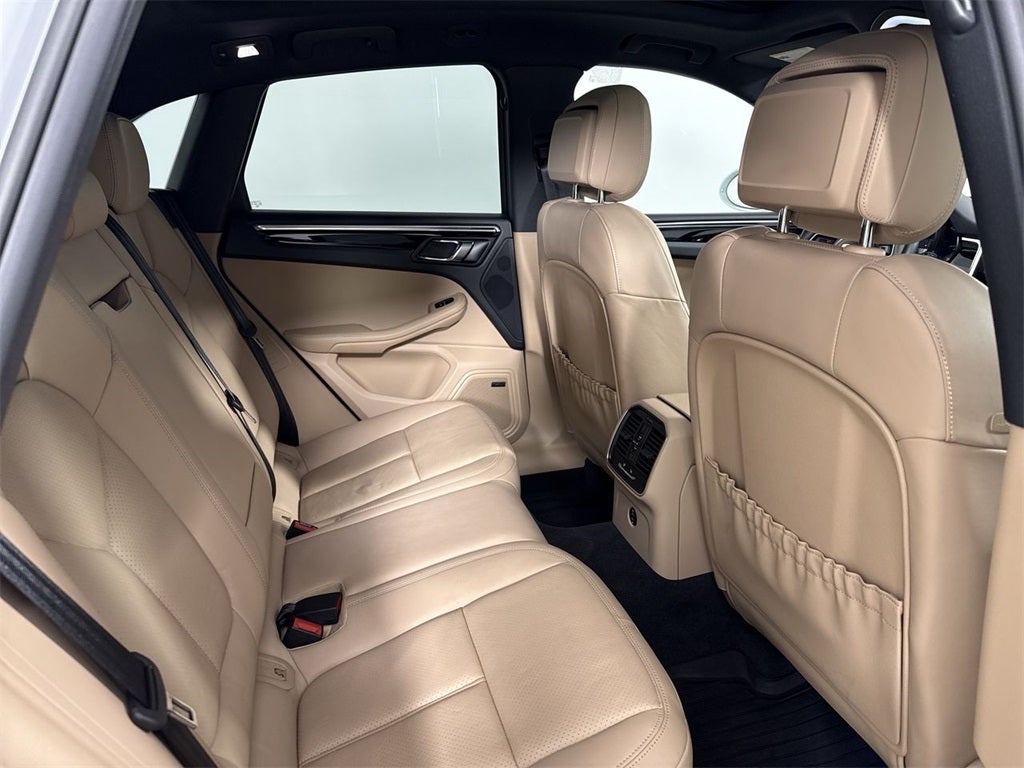 2025 Porsche Macan AWD