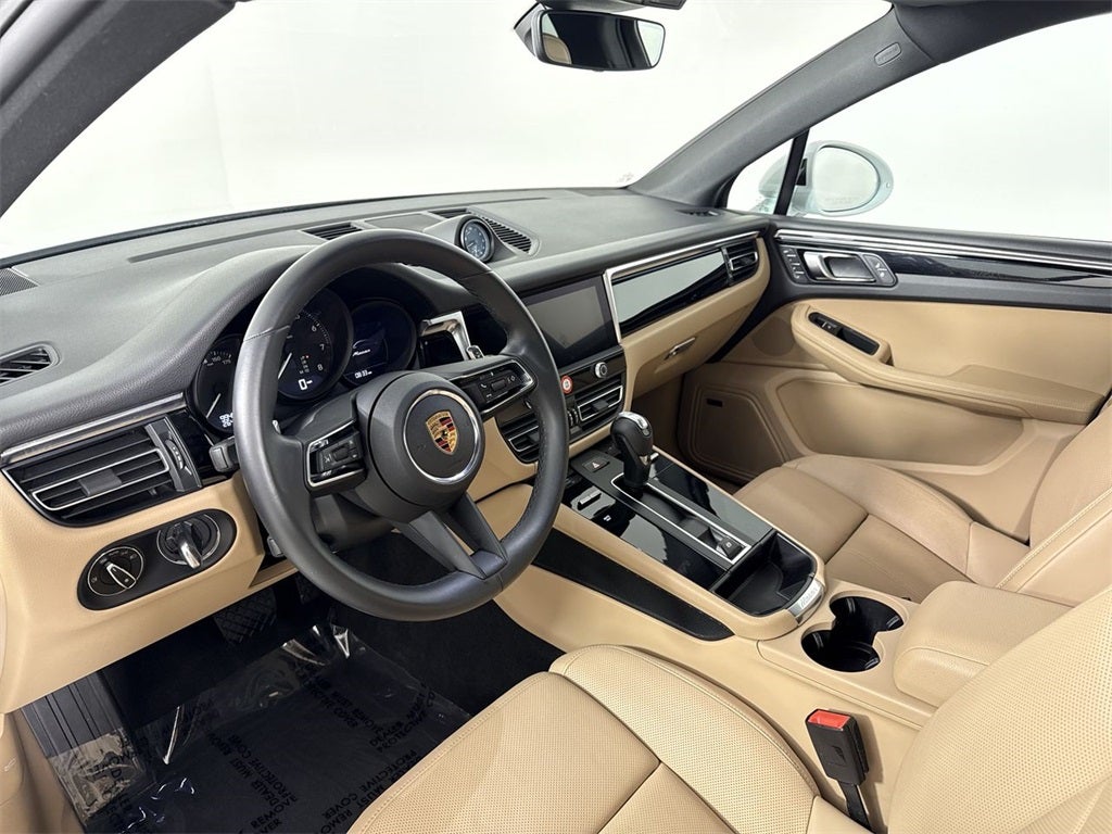 2025 Porsche Macan AWD