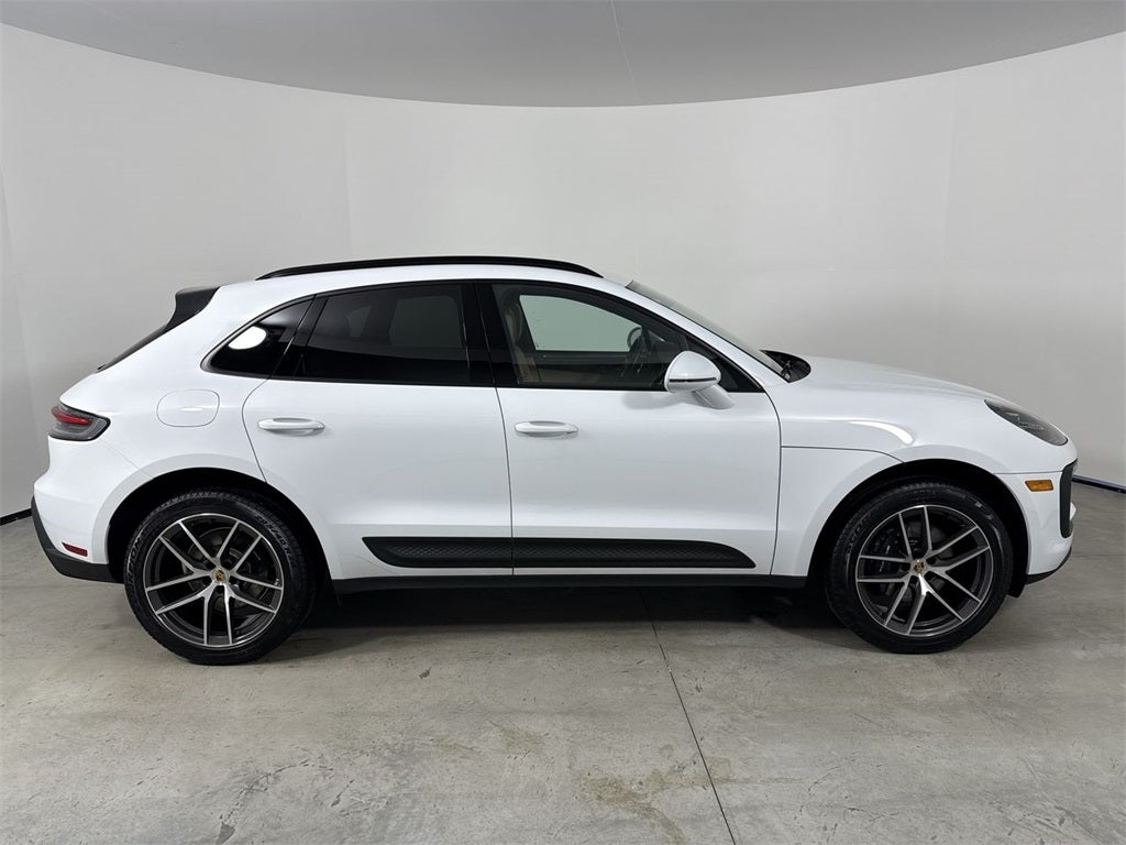 2025 Porsche Macan AWD